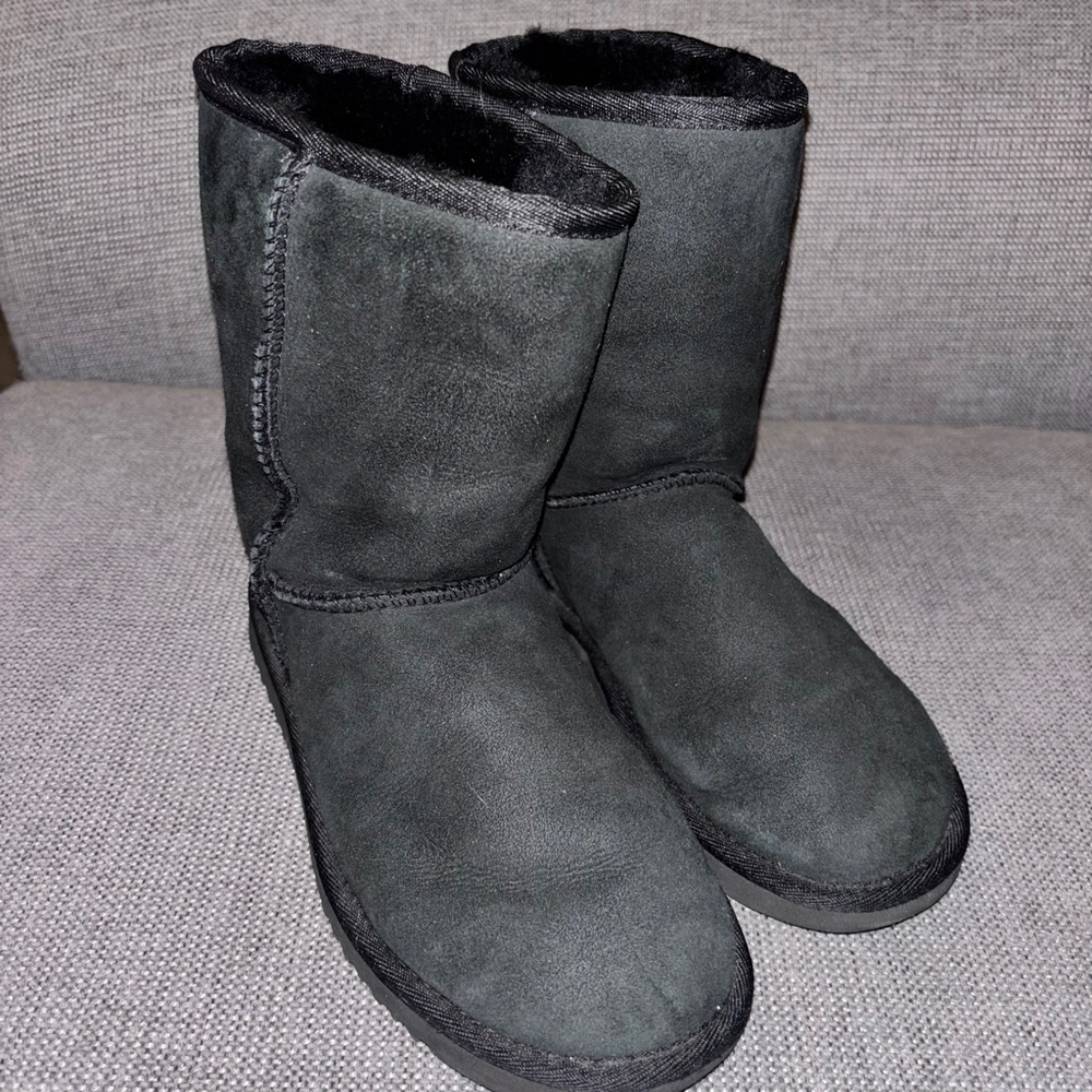 Ugg black boots, fuzzy liner, size 5
